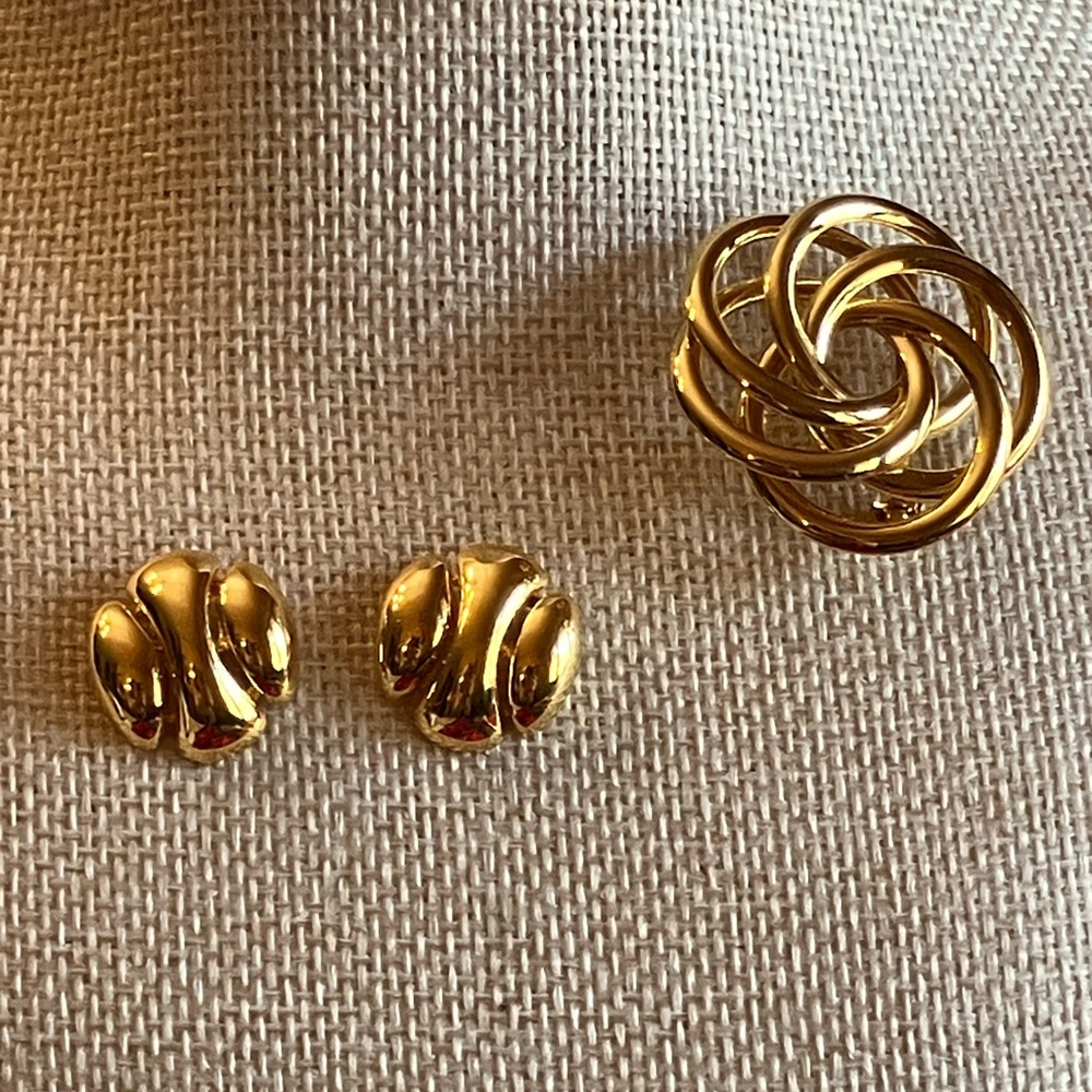 NAPIER SIGNED BROOCH AND EARRING SET